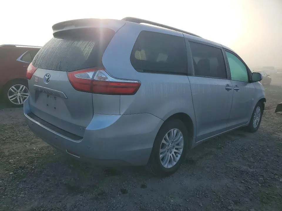 2015 TOYOTA SIENNA XLE 8-PASSENGER  