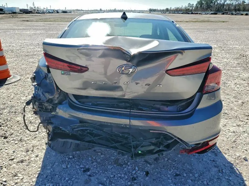 2019 HYUNDAI ELANTRA SEL  