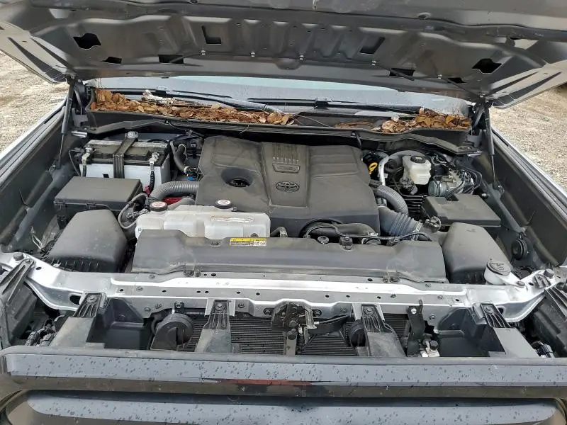 2024 TOYOTA TUNDRA CREWMAX SR  