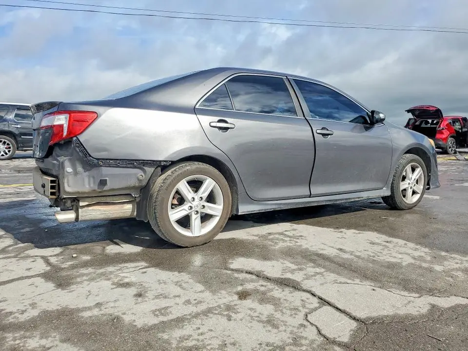 2014 TOYOTA CAMRY SE  