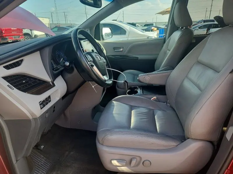 2017 TOYOTA SIENNA XLE PREMIUM 7-PASSENGER  