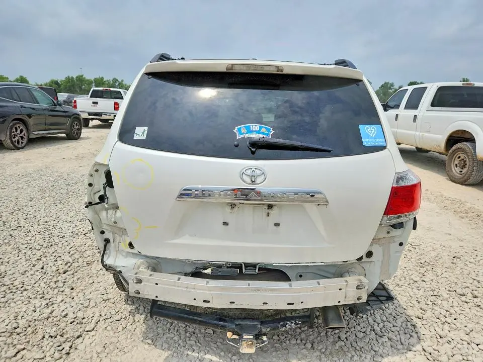 2013 TOYOTA HIGHLANDER LIMITED  