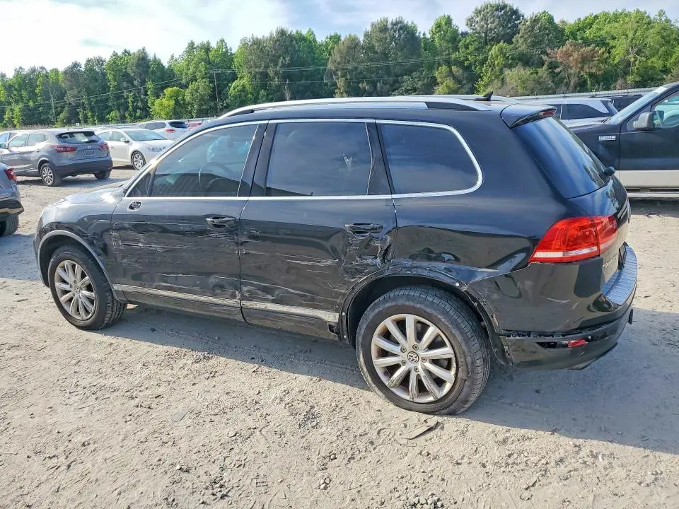 2011 VOLKSWAGEN TOUAREG V6  