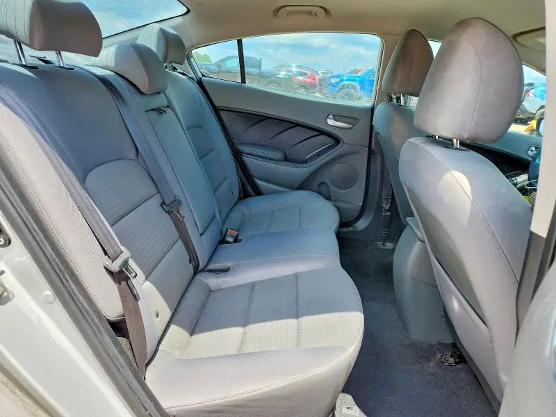 2017 KIA FORTE LX  