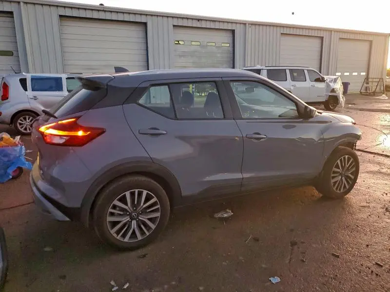 2022 NISSAN KICKS SV  