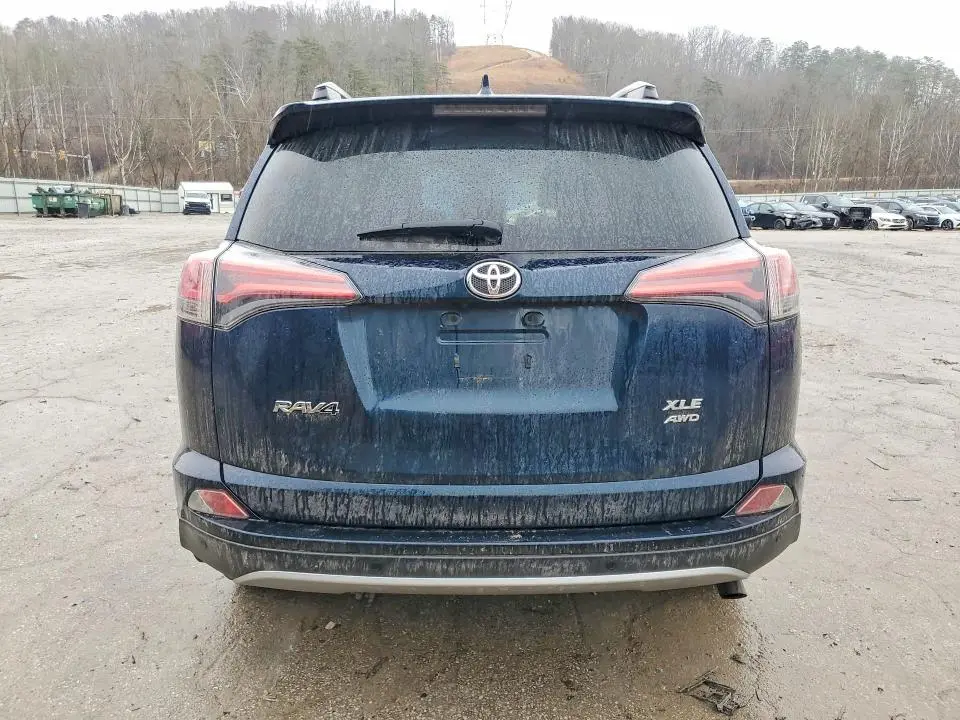 2018 TOYOTA RAV4 XLE  