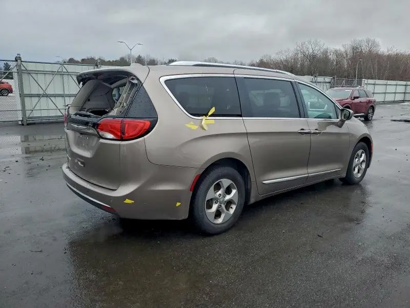 2017 CHRYSLER PACIFICA TOURING L PLUS  