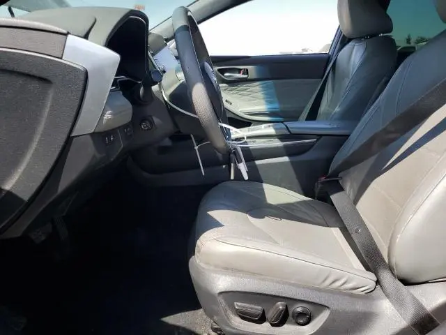 2019 TOYOTA AVALON XLE  