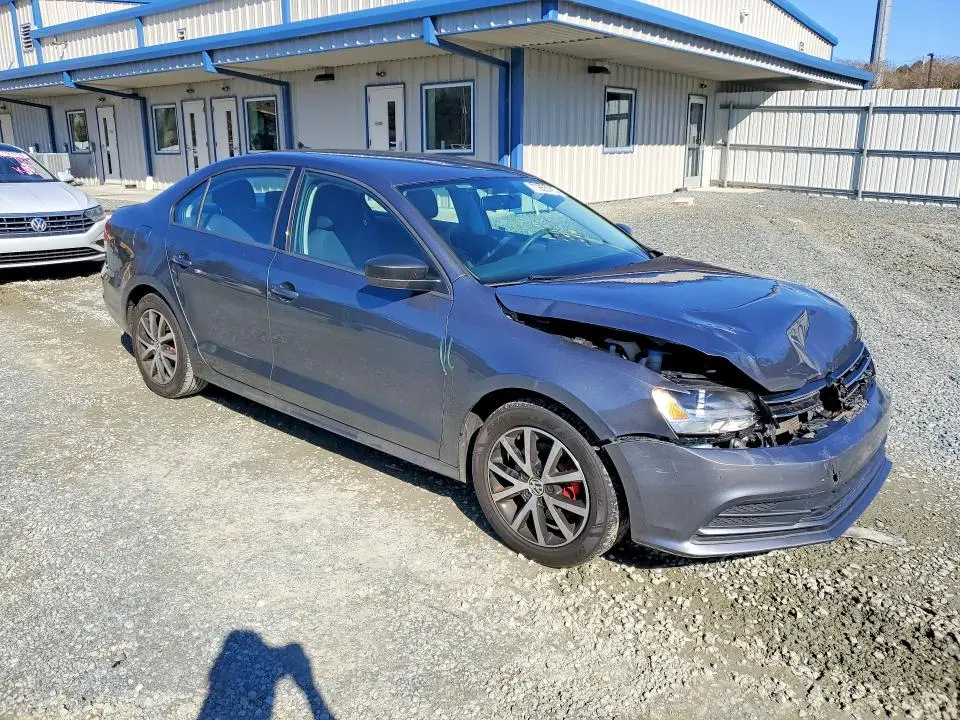 2016 VOLKSWAGEN JETTA SE  