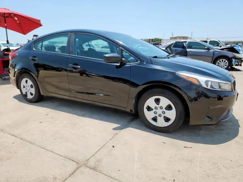 2017 KIA FORTE LX  