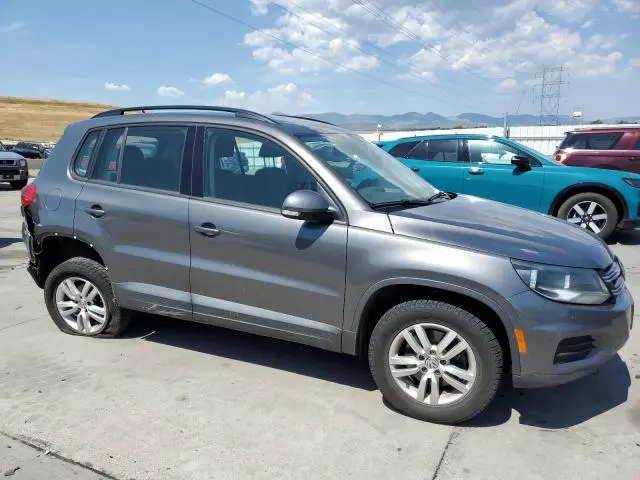 2016 VOLKSWAGEN TIGUAN S  