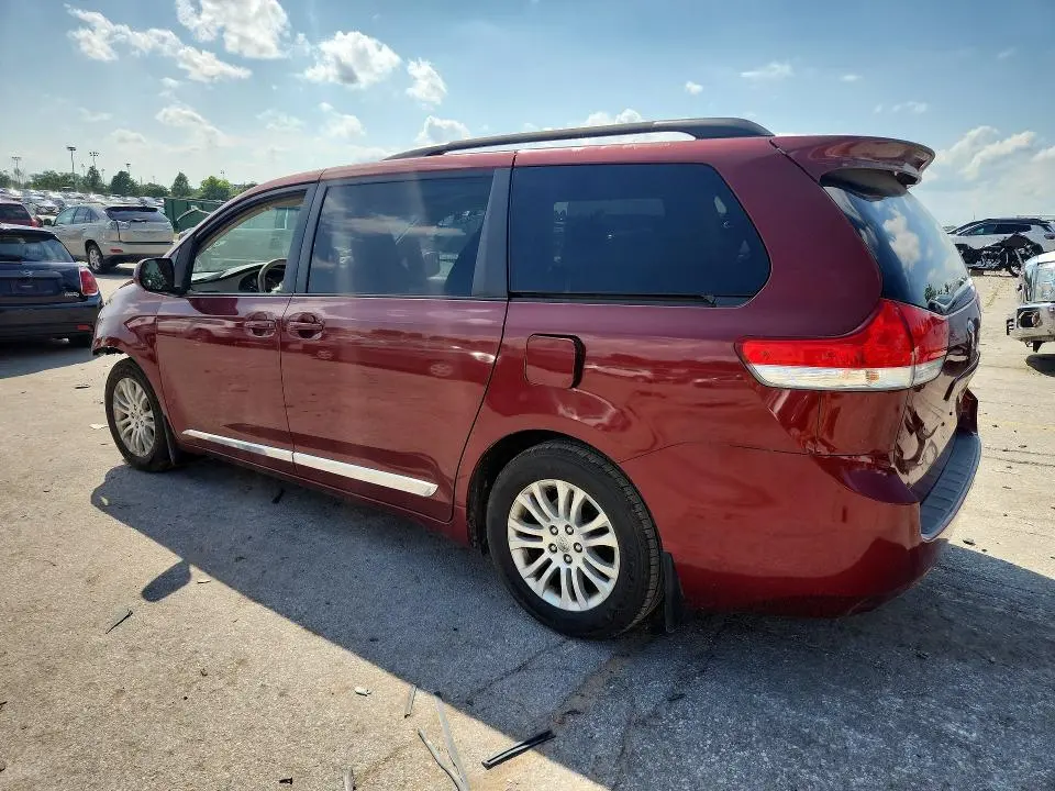 2011 TOYOTA SIENNA XLE 8-PASSENGER  