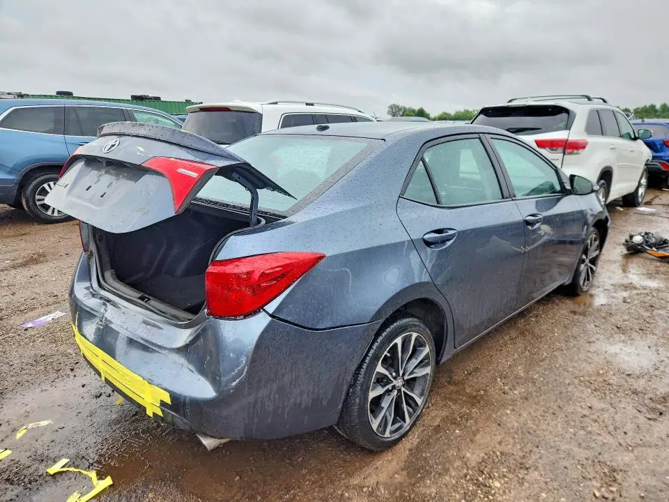 2017 TOYOTA COROLLA SE  