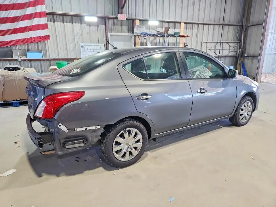 2018 NISSAN VERSA SV  