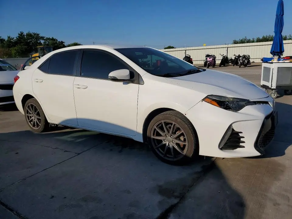 2017 TOYOTA COROLLA SE  