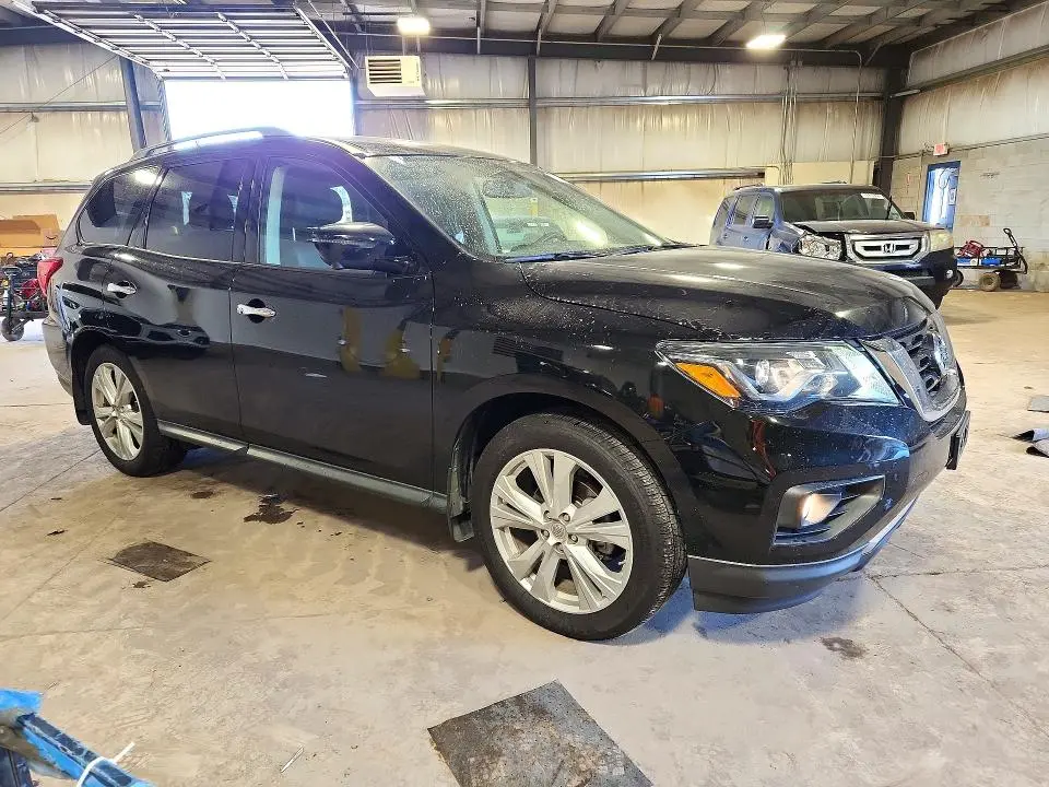 2018 NISSAN PATHFINDER SL  