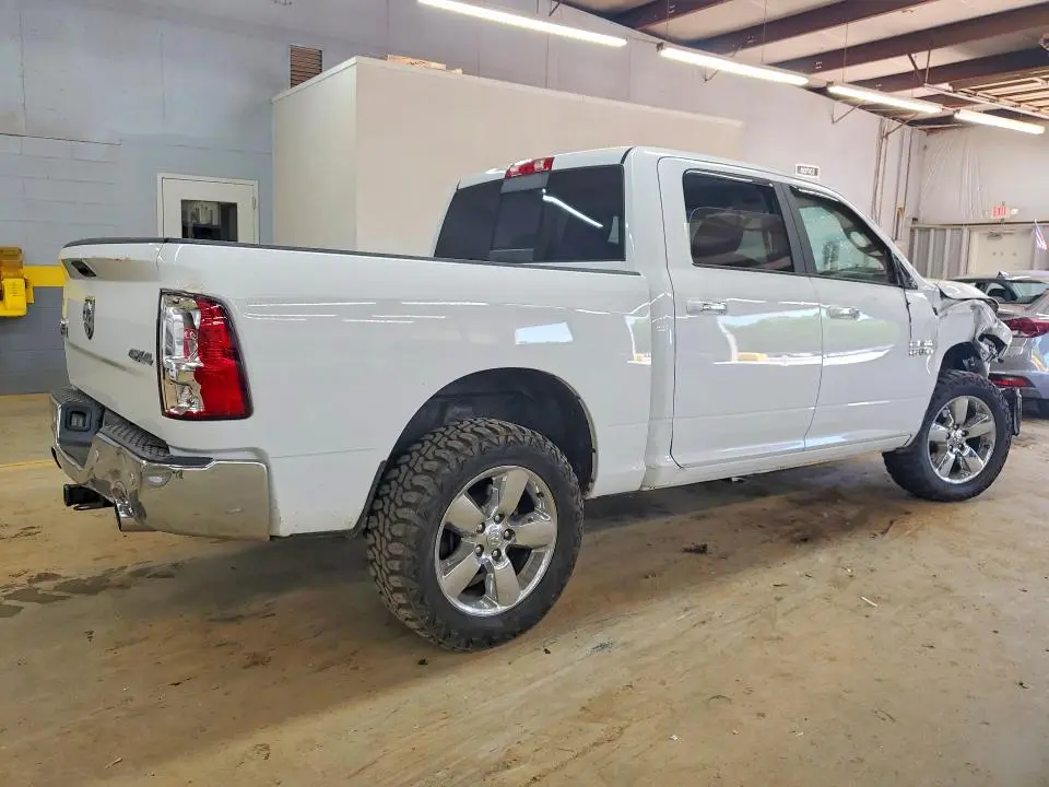2017 RAM 1500 SLT  