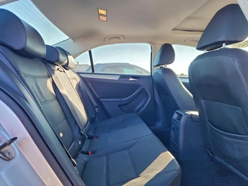 2011 VOLKSWAGEN JETTA SEL  