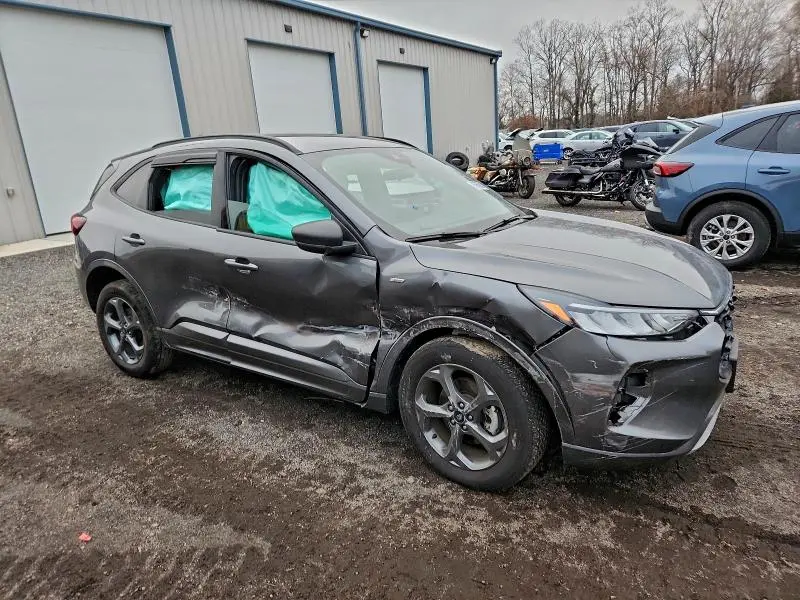 2023 FORD ESCAPE ST LINE  