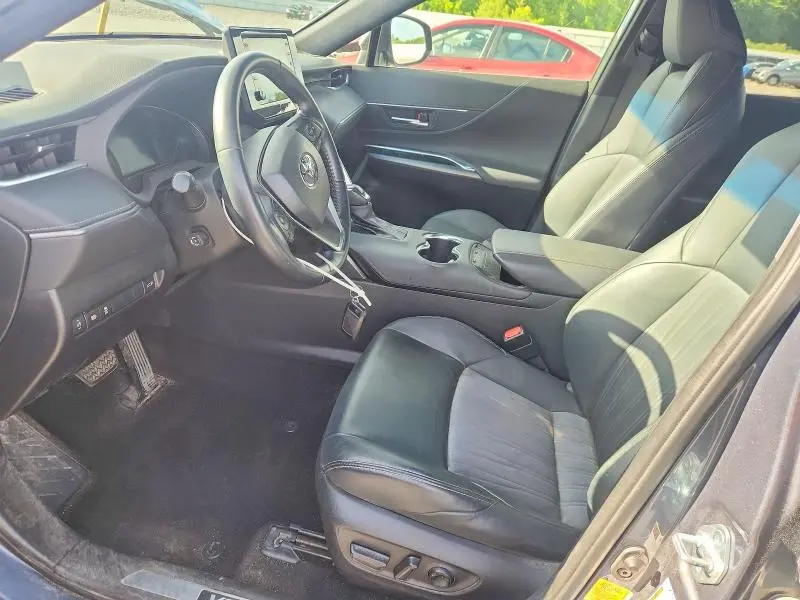 2021 TOYOTA VENZA XLE  
