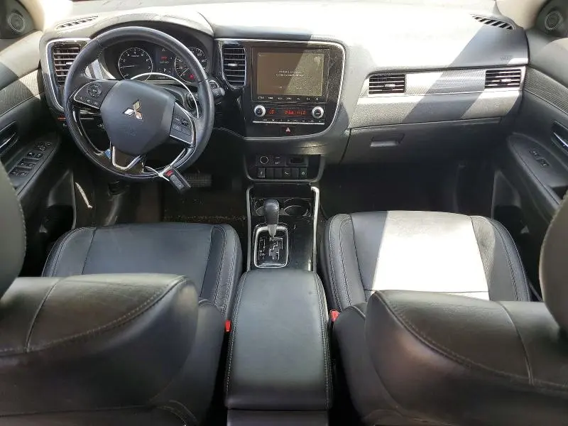 2020 MITSUBISHI OUTLANDER SE  