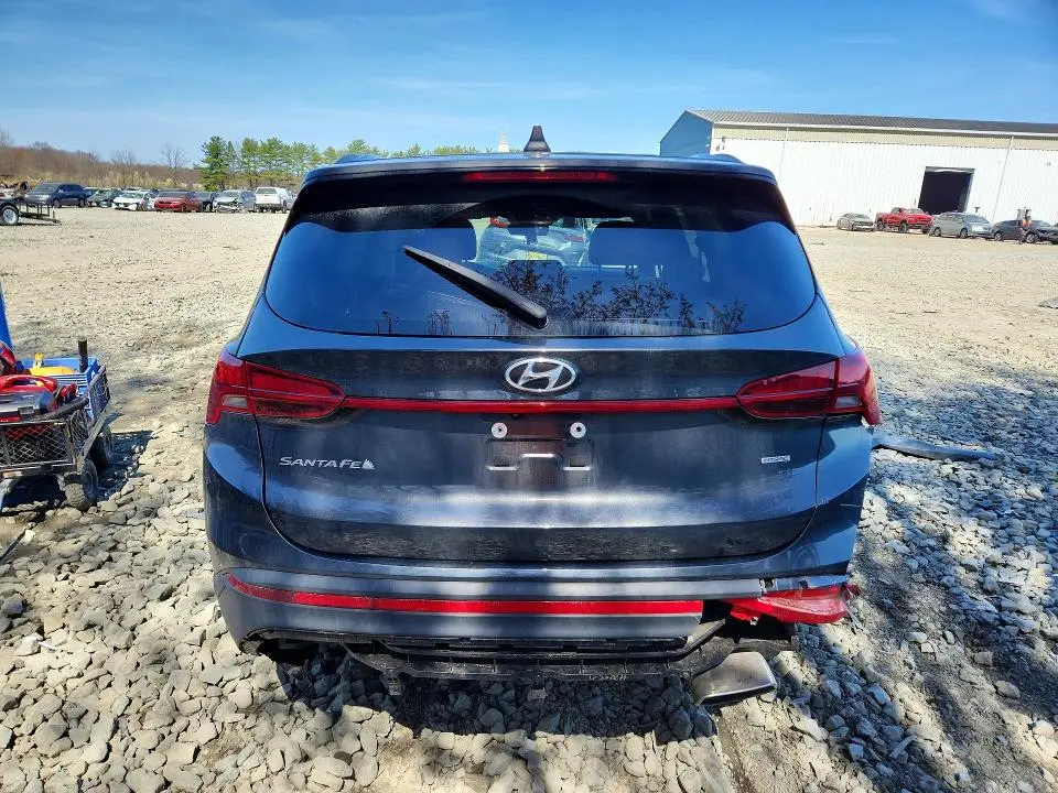 2022 HYUNDAI SANTA FE SE  