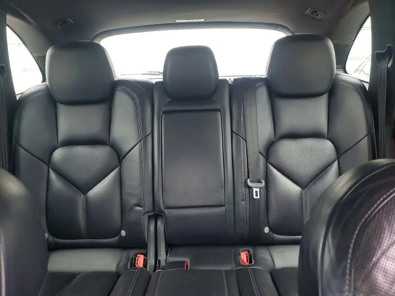 2015 PORSCHE CAYENNE S  