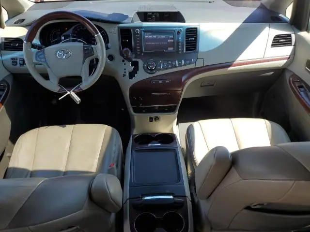 2014 TOYOTA SIENNA XLE  