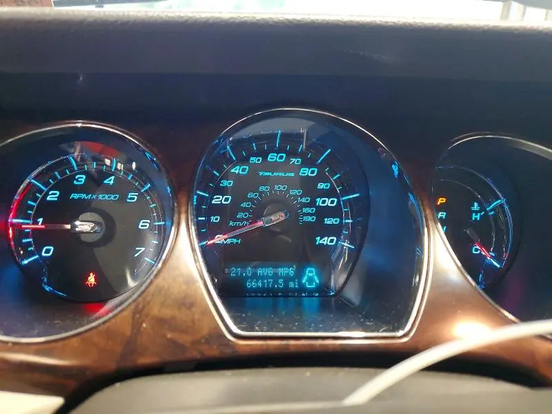 2010 FORD TAURUS SEL  