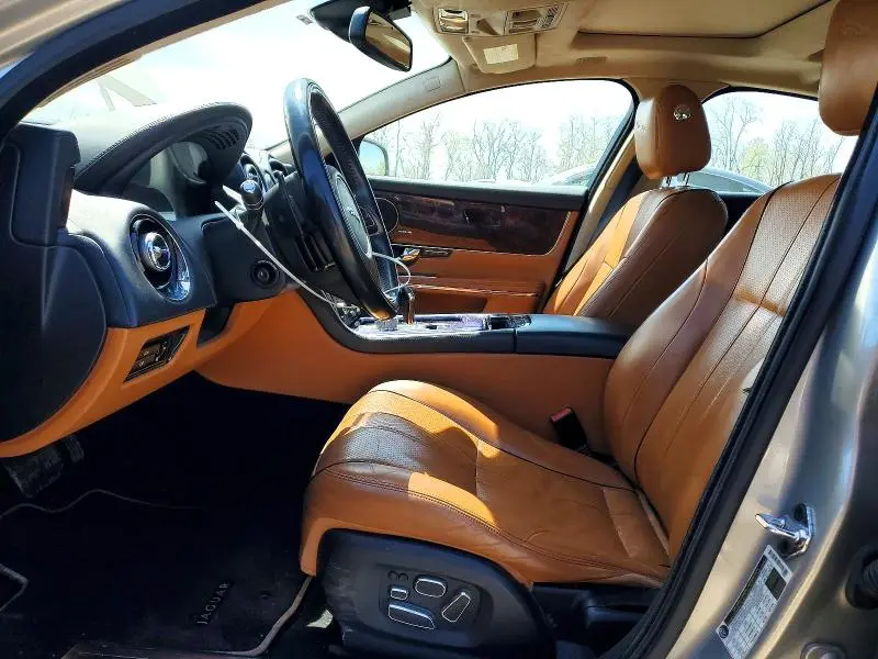 2013 JAGUAR XJ   