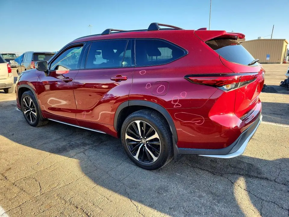 2021 TOYOTA HIGHLANDER XSE  