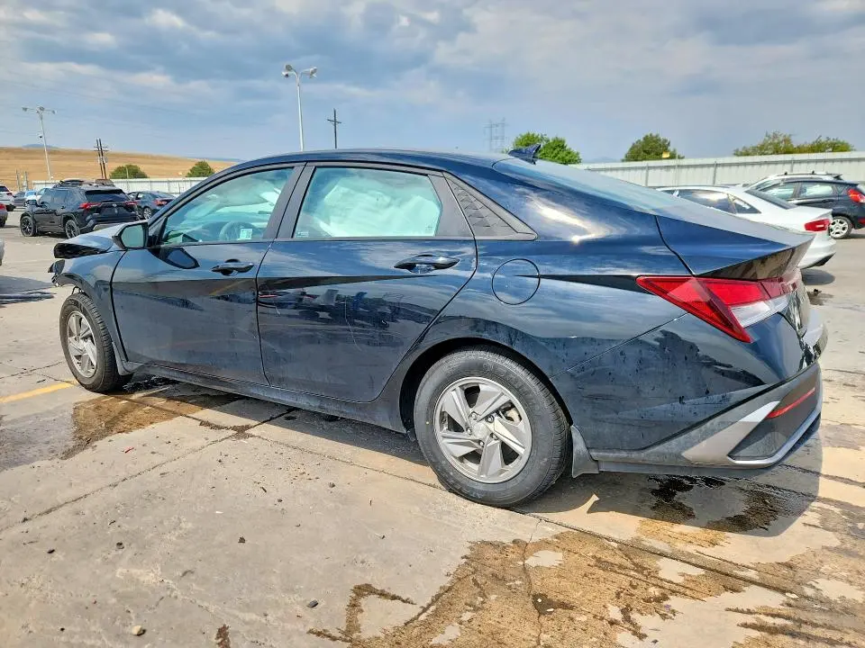 2024 HYUNDAI ELANTRA SE  