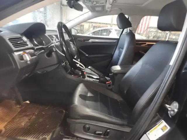 2018 VOLKSWAGEN PASSAT SE  