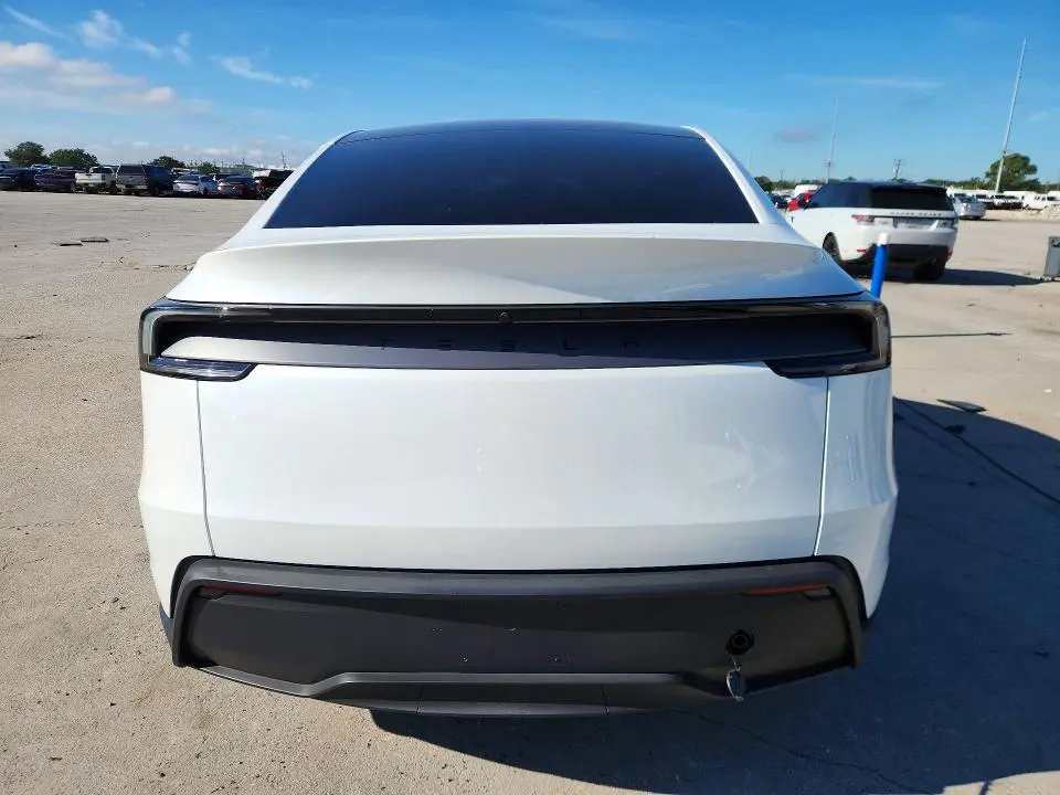 2026 TESLA MODEL Y   