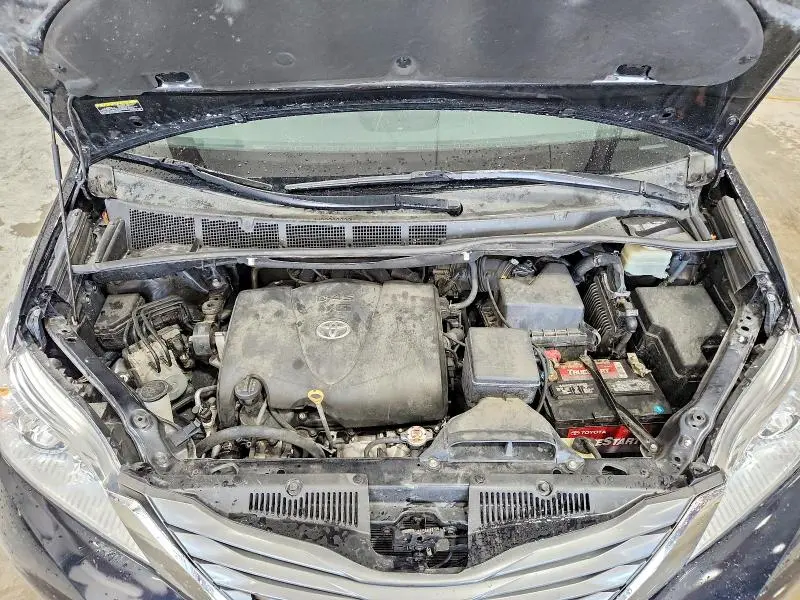 2017 TOYOTA SIENNA XLE 8-PASSENGER  