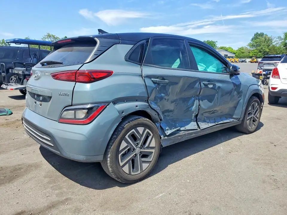 2023 HYUNDAI KONA SE  