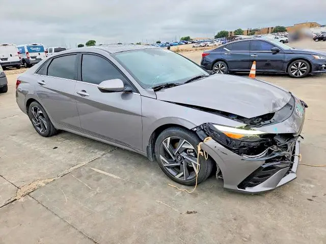 2024 HYUNDAI ELANTRA SEL  