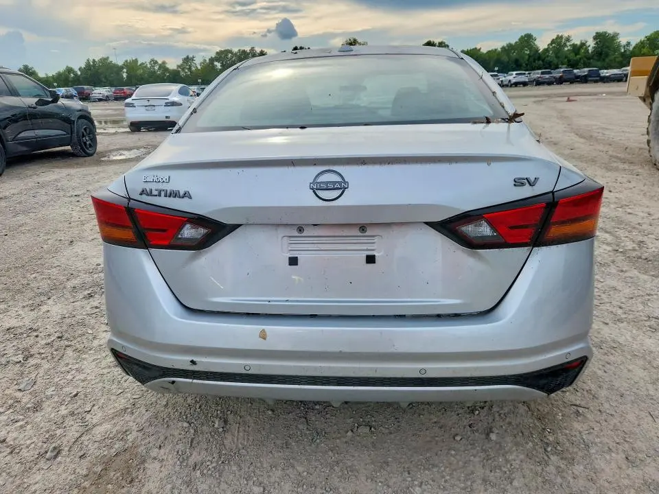 2024 NISSAN ALTIMA SV  