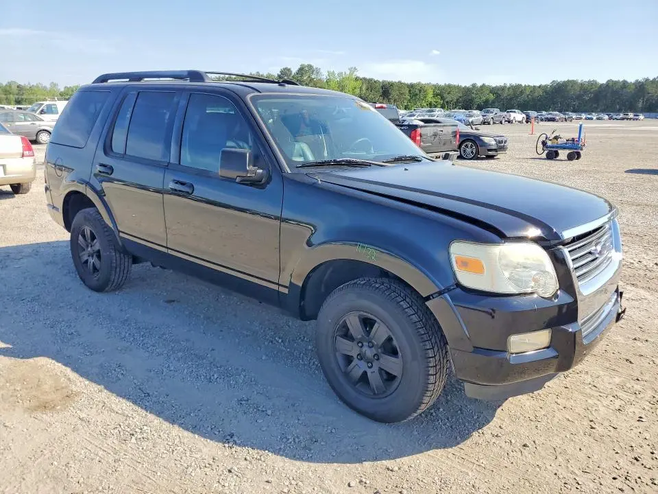 2010 FORD EXPLORER XLT  