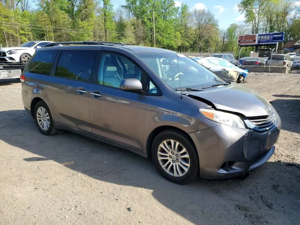 2012 TOYOTA SIENNA XLE 8-PASSENGER  
