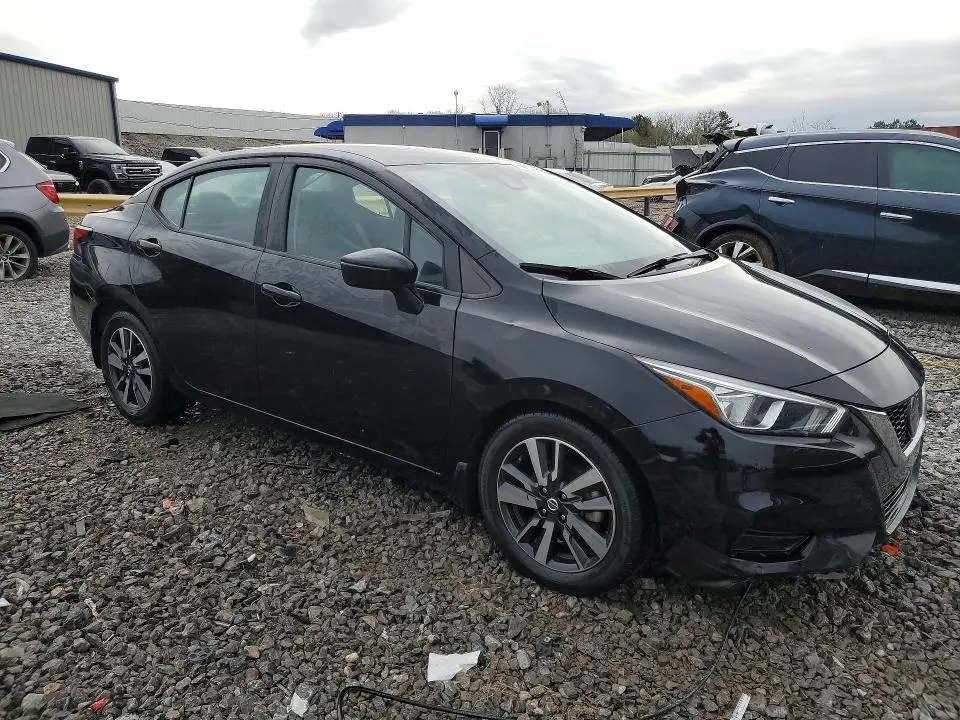 2021 NISSAN VERSA SV  