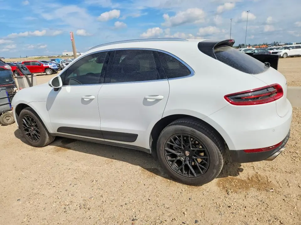 2015 PORSCHE MACAN S  