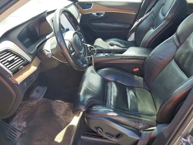 2016 VOLVO XC90 T6  