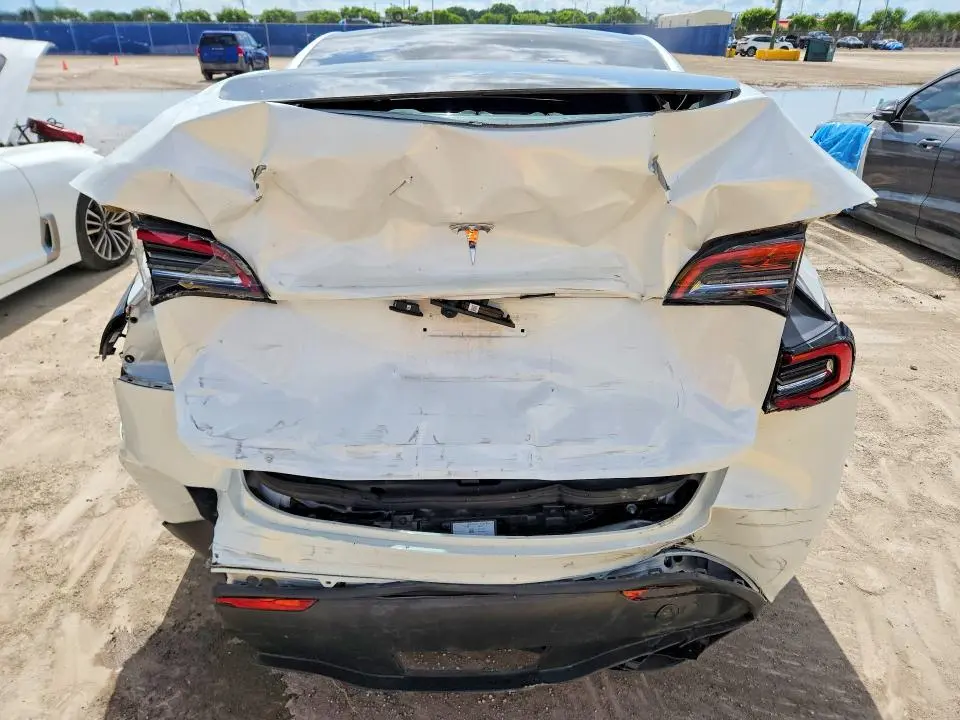 2024 TESLA MODEL Y   