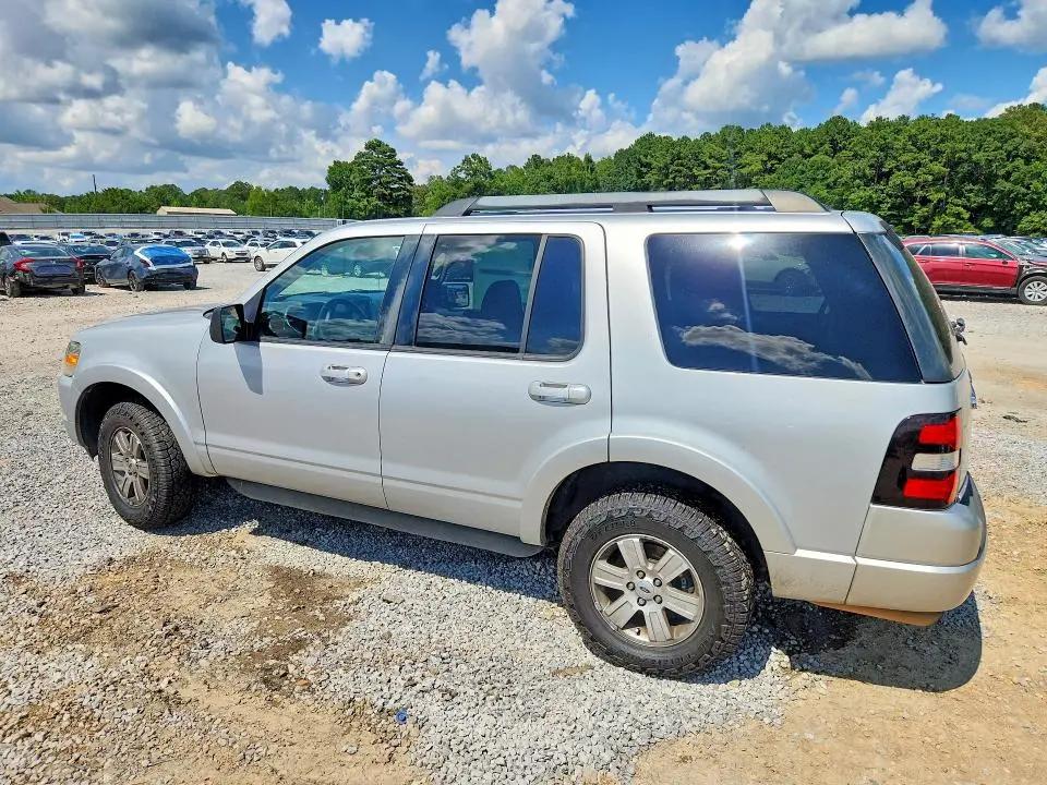 2010 FORD EXPLORER XLT  