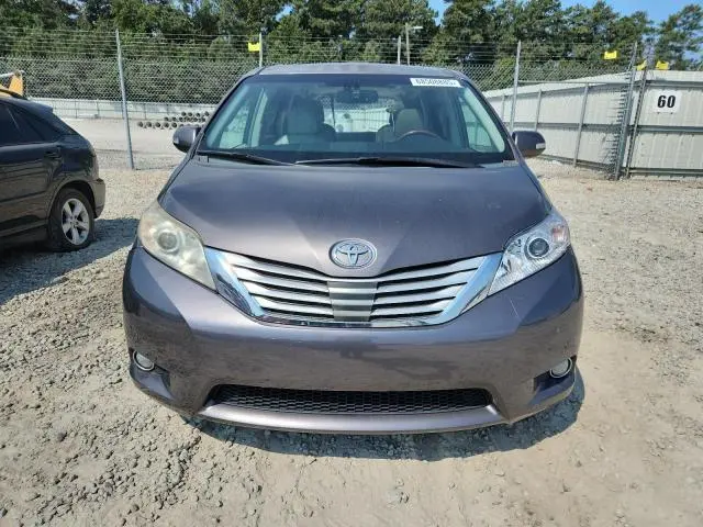 2013 TOYOTA SIENNA XLE  