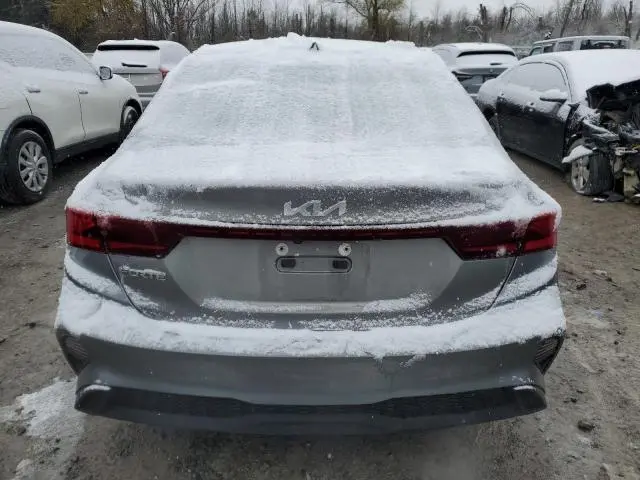 2023 KIA FORTE LX  