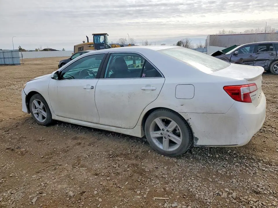 2013 TOYOTA CAMRY SE  
