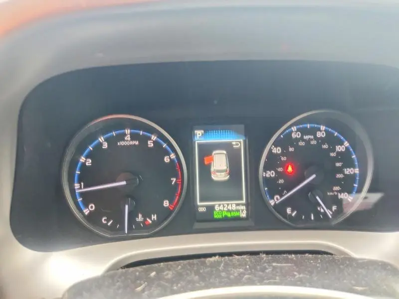2018 TOYOTA RAV4 XLE  