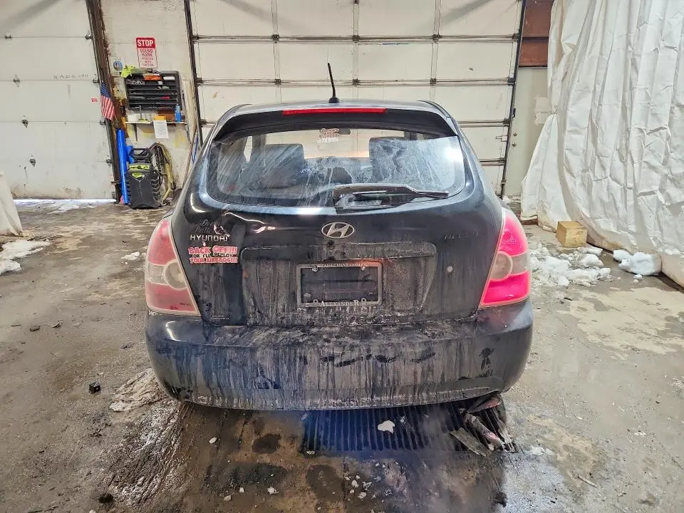 2011 HYUNDAI ACCENT GS  